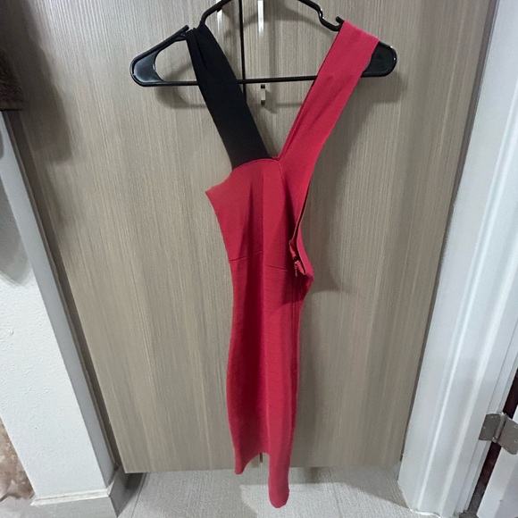 Gorgeous Marciano Asymmetrical Dress! Only worn once and in great condition! - Picture 2 of 4